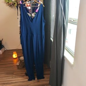 Navy blue romper with v-neck